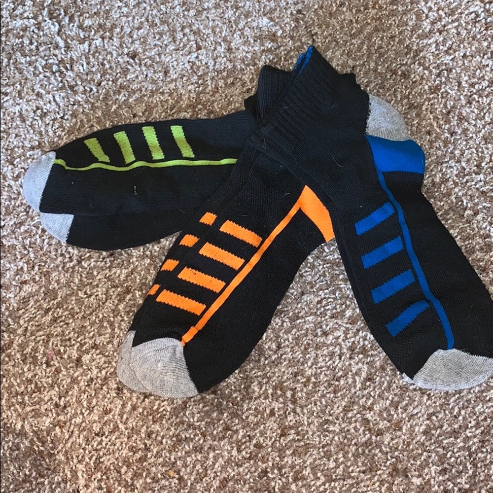 pack of 3 socks that have never been worn